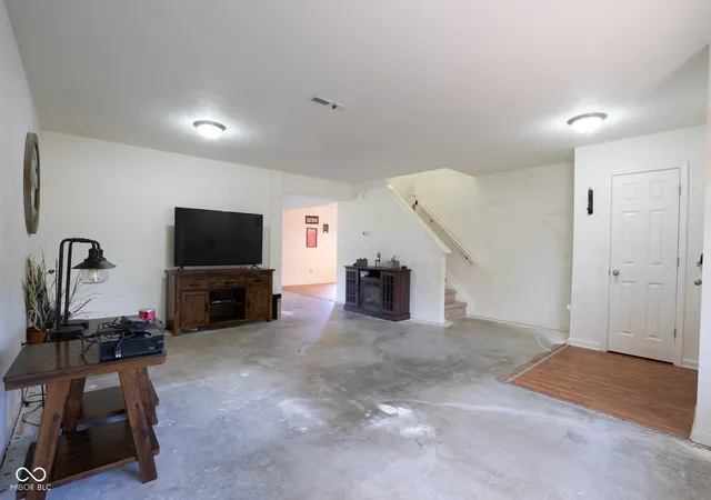 Photo 4 of Single family home for sale at 3714 Rinehall Dr, Indianapolis, IN 46235 | MLS# 22108842 | Listing updated on 2026-09-28