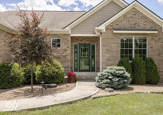 Homes for sale in Sheridan, IN | 603 W 216Th St, Sheridan, IN 46069 | MLS# 22108874
