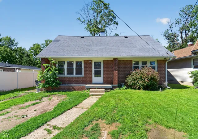 1st image of 4916 E 39th St, Indianapolis, IN 46226 | MLS# 22108884