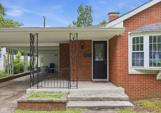 2nd image of 111 Fairfield Dr, Shelbyville, IN 46176 | MLS# 22108889