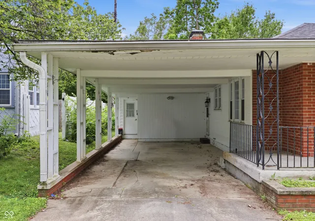 3rd image of 111 Fairfield Dr, Shelbyville, IN 46176 | MLS# 22108889