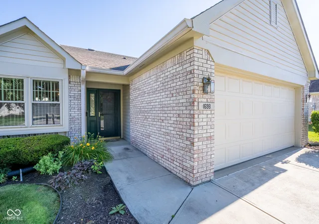 Photo 3 of Condo for sale at 1698 Fairfield Cir, Greenfield, IN 46140 | MLS# 22108892 | Listing updated on 2026-10-03