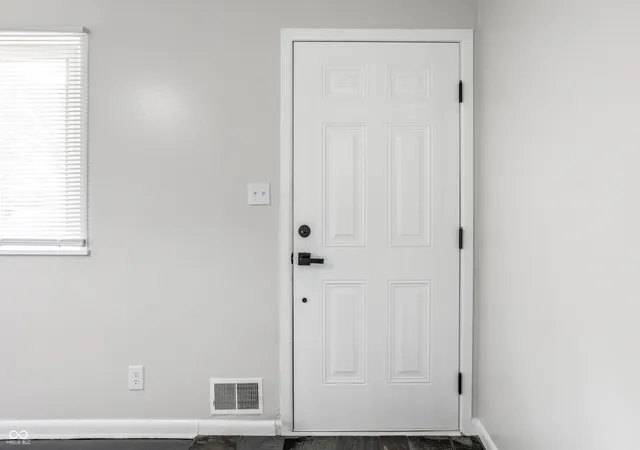 Photo 3 of Sale Pending at 4302 N Audubon Rd, Indianapolis, IN 46226 | MLS# 22108894 | Listing updated on 2026-09-30