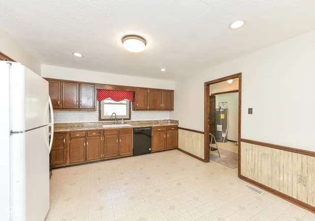 Homes for sale in Fishers, IN | 13320 San Vincente Blvd, Fishers, IN 46038 | MLS# 22108944