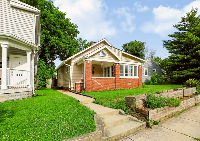 Photo 3 of Sale Pending at 4142 Rookwood Ave, Indianapolis, IN 46208 | MLS# 22108957 | Listing updated on 2026-08-24