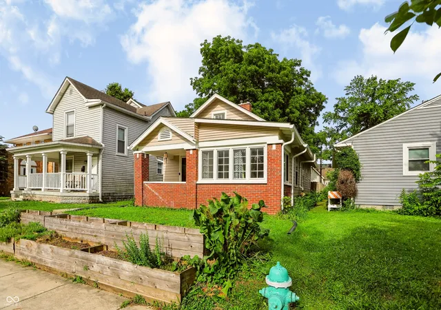 Photo 3 of Sale Pending at 4142 Rookwood Ave, Indianapolis, IN 46208 | MLS# 22108957 | Listing updated on 2026-08-24