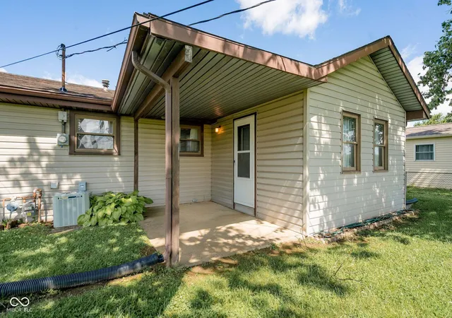 Homes for sale in New Castle, IN | 2610 Maple Dr, New Castle, IN 47362 | MLS# 22108995