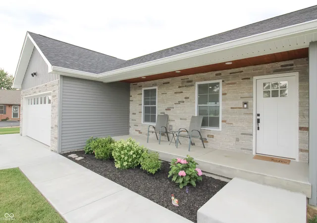 Homes for sale in North Vernon, IN | 615 Sullivan Ct, North Vernon, IN 47265 | MLS# 22108999