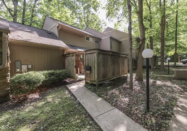 1st image of 3824 Wilderness Trl, Indianapolis, IN 46237 | MLS# 22109020