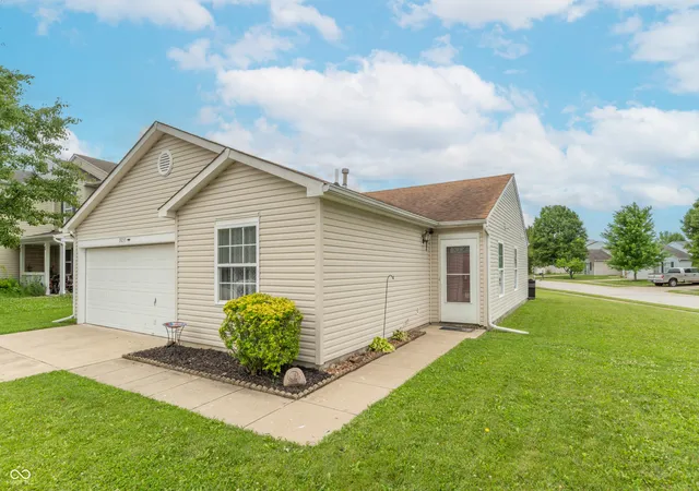 Homes for sale in Camby, IN | 9235 Bakers Corner Dr, Camby, IN 46113 | MLS# 22109037