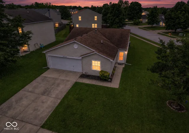 3rd image of 9235 Bakers Corner Dr, Camby, IN 46113 | MLS# 22109037
