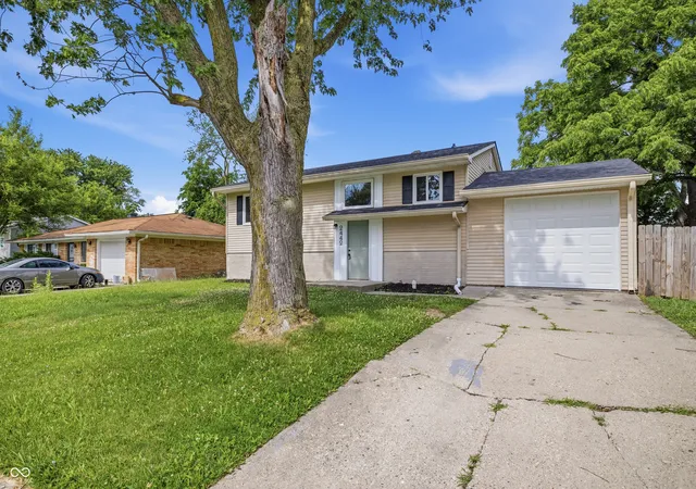 Photo 2 of Single family home for sale at 2442 Morning Star Dr, Indianapolis, IN 46229 | MLS# 22109076 | Listing updated on 2026-10-08