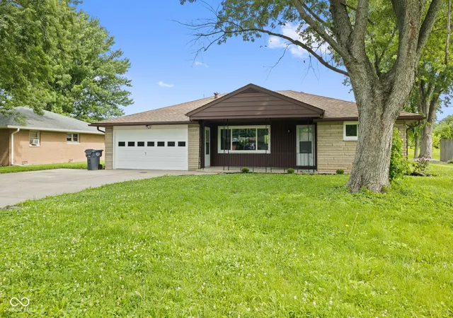 2nd image of 724 Hillside Dr, Anderson, IN 46011 | MLS# 22109082