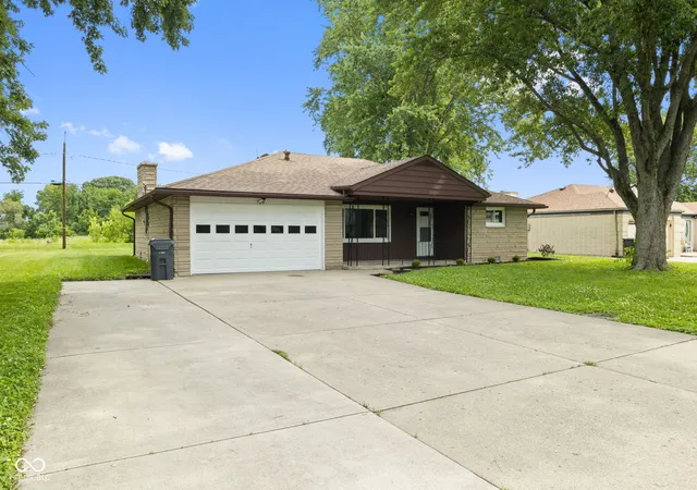 3rd image of 724 Hillside Dr, Anderson, IN 46011 | MLS# 22109082