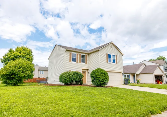 2nd image of 5606 N Plymouth Ct, Mc Cordsville, IN 46055 | MLS# 22109089