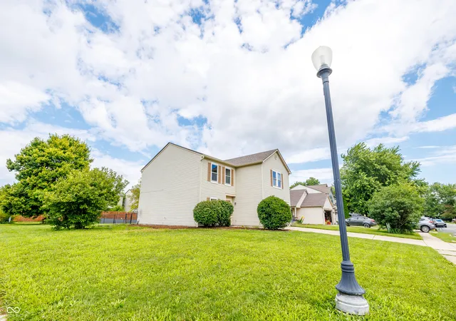 Photo 3 of Single family home for sale at 5606 N Plymouth Ct, Mc Cordsville, IN 46055 | MLS# 22109089 | Listing updated on 2026-08-13