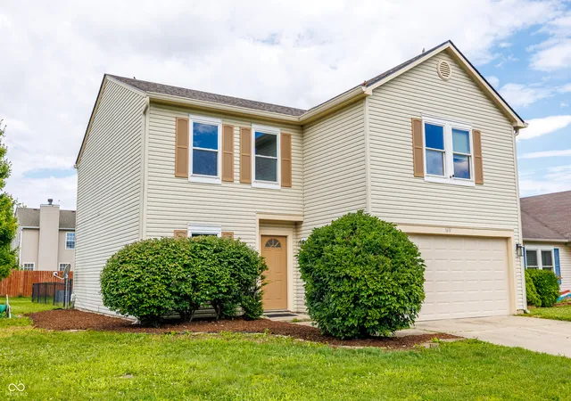 Photo 3 of Single family home for sale at 5606 N Plymouth Ct, Mc Cordsville, IN 46055 | MLS# 22109089 | Listing updated on 2026-10-09