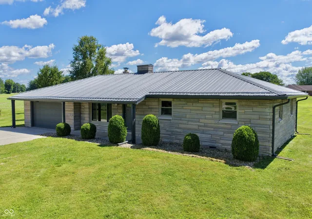 Homes for sale in Seymour, IN | 9508 E County Road 700 N, Seymour, IN 47274 | MLS# 22109091