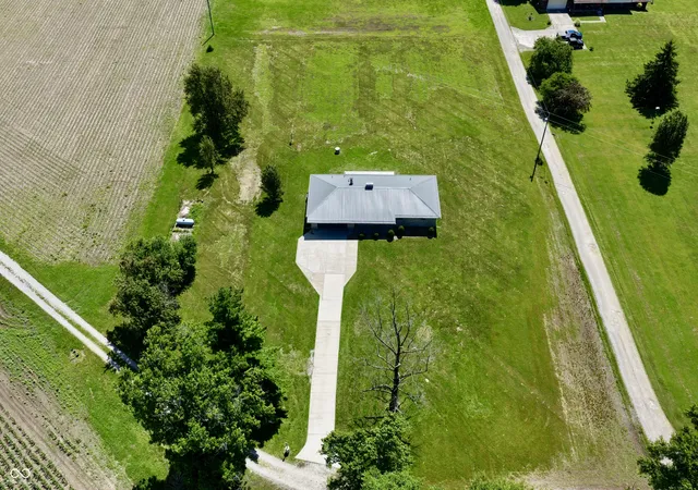 Homes for sale in Seymour, IN | 9508 E County Road 700 N, Seymour, IN 47274 | MLS# 22109091