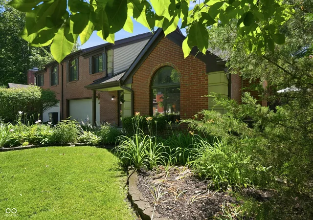 Photo 2 of Condo for sale at 9248 Golden Woods Dr, Indianapolis, IN 46268 | MLS# 22109099 | Listing updated on 2026-08-04