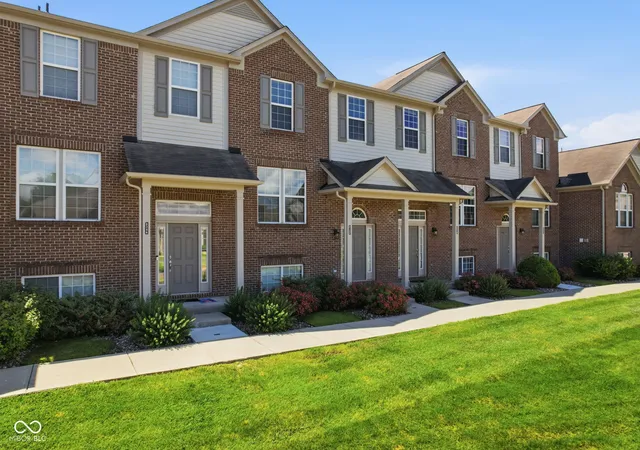 Photo 2 of Townhouse for sale at 8348 Codesa Way, Indianapolis, IN 46278 | MLS# 22109108 | Listing updated on 2026-09-28