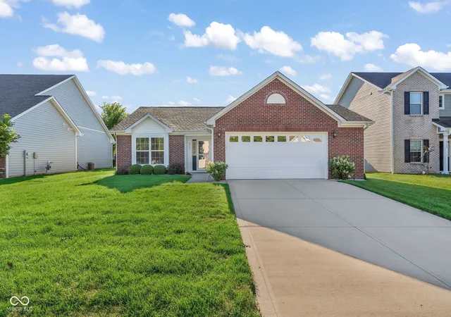 Homes for sale in Plainfield, IN | 4743 Maroon Dr, Plainfield, IN 46168 | MLS# 22109118