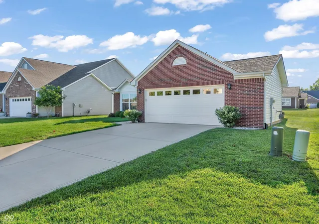 Homes for sale in Plainfield, IN | 4743 Maroon Dr, Plainfield, IN 46168 | MLS# 22109118
