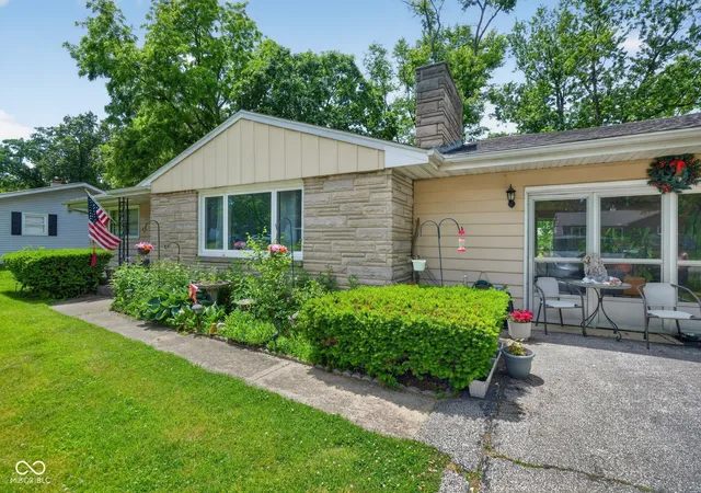Homes for sale in Merrillville, IN | 5410 Marcella Rd, Merrillville, IN 46410 | MLS# 22109120