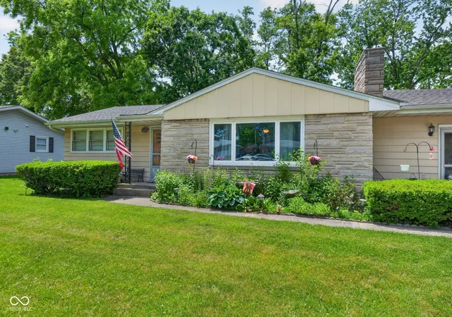 Homes for sale in Merrillville, IN | 5410 Marcella Rd, Merrillville, IN 46410 | MLS# 22109120