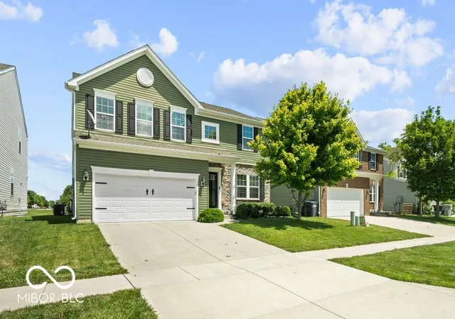 4th image of 761 Reunion Ln, Greenwood, IN 46143 | MLS# 22109123