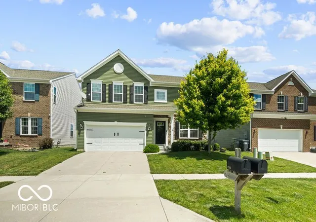 5th image of 761 Reunion Ln, Greenwood, IN 46143 | MLS# 22109123