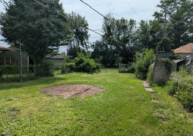 Photo 14 of Sale Pending at 48 S Ewing St, Indianapolis, IN 46201 | MLS# 22109134 | Listing updated on 2026-09-14