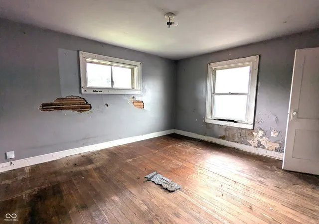 Photo 4 of Sale Pending at 48 S Ewing St, Indianapolis, IN 46201 | MLS# 22109134 | Listing updated on 2026-09-14