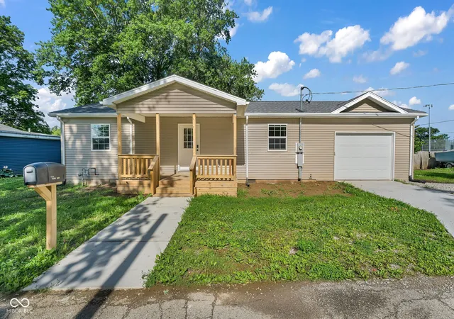 1st image of 712 Park Row, Veedersburg, IN 47987 | MLS# 22109153