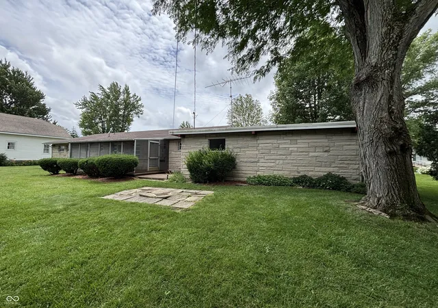 3rd image of 324 Hillcrest Ave, Batesville, IN 47006 | MLS# 22109183