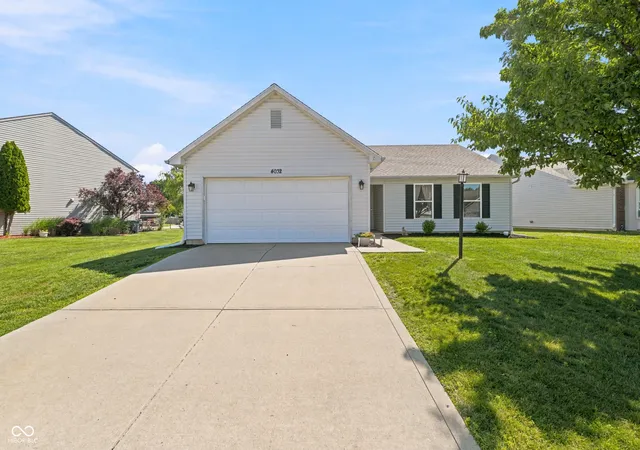 Homes for sale in Kokomo, IN | 4032 Springmill Dr, Kokomo, IN 46902 | MLS# 22109225