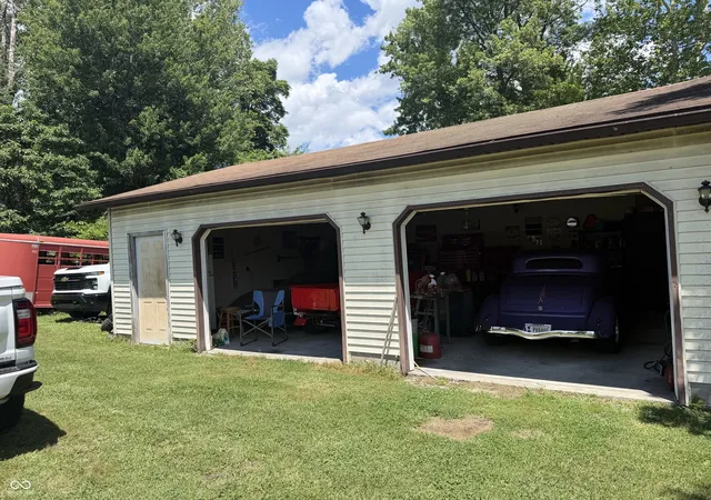 Homes for sale in Seymour, IN | 8137 N Us Hwy 31, Seymour, IN 47274 | MLS# 22109242