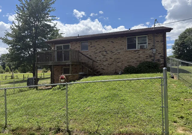 Homes for sale in Seymour, IN | 8137 N Us Hwy 31, Seymour, IN 47274 | MLS# 22109242