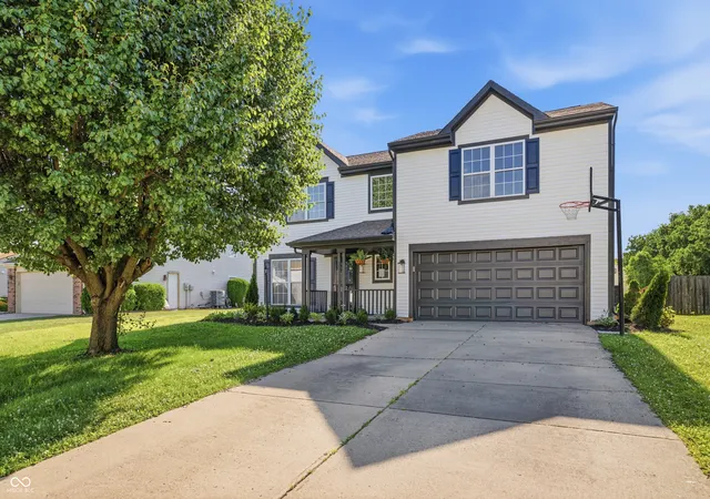 Single family home for sale at 5711 Thompson Park Blvd, Indianapolis, IN 46237 | MLS# 22109258