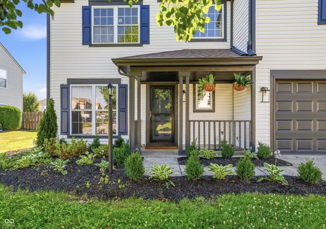 Photo 1 of Single family home for sale at 5711 Thompson Park Blvd, Indianapolis, IN 46237 | MLS# 22109258 | Listing updated on 2026-09-22