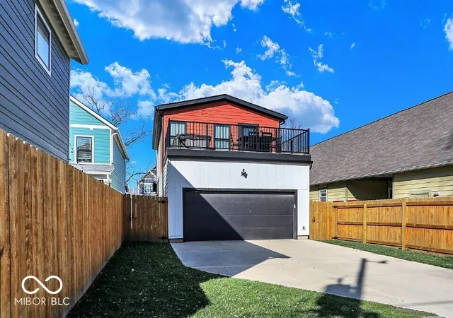 3rd image of 1949 Carrollton Ave, Indianapolis, IN 46202 | MLS# 22109261