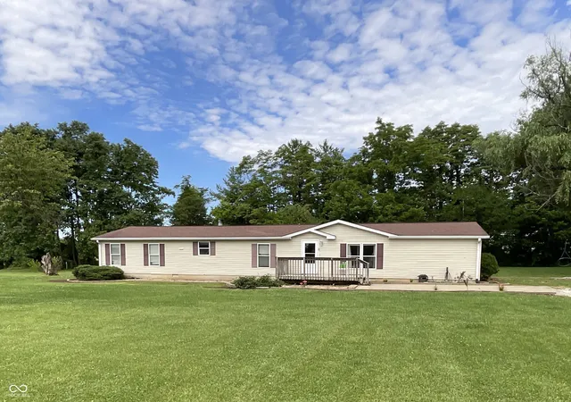 Photo 1 of Sale Pending at 67 S Sunnyside Ln, Spencer, IN 47460 | MLS# 22109263 | Listing updated on 2026-09-02