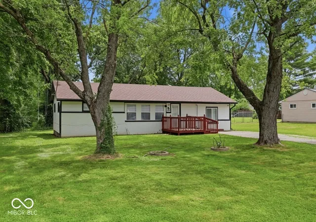 1st image of 2825 Kristen Dr E, Indianapolis, IN 46218 | MLS# 22109281