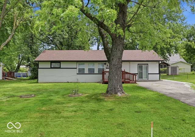 3rd image of 2825 Kristen Dr E, Indianapolis, IN 46218 | MLS# 22109281