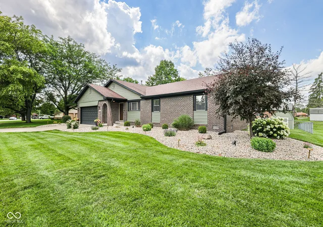Photo 2 of Sale Pending at 5202 Flintstone Dr, Indianapolis, IN 46237 | MLS# 22109294 | Listing updated on 2026-08-25