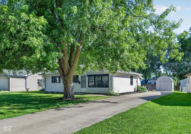 Photo 3 of Sale Pending at 1012 Fenley Dr, Lebanon, IN 46052 | MLS# 22109295 | Listing updated on 2026-08-14