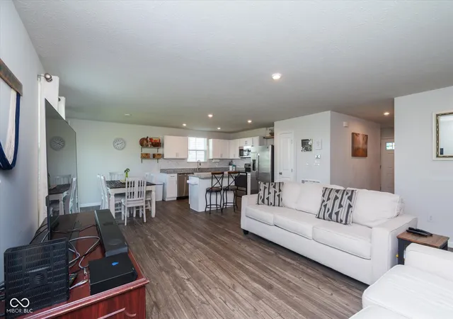 4th image of 356 Traditions Pass, Greenwood, IN 46143 | MLS# 22109296