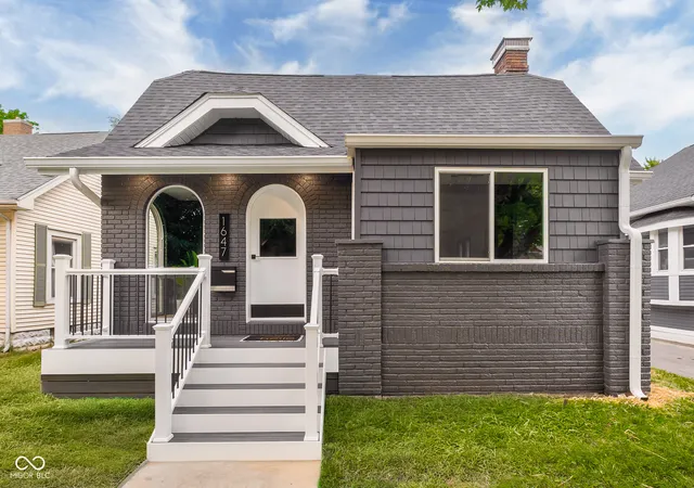 3rd image of 1647 Washington St, Columbus, IN 47201 | MLS# 22109300