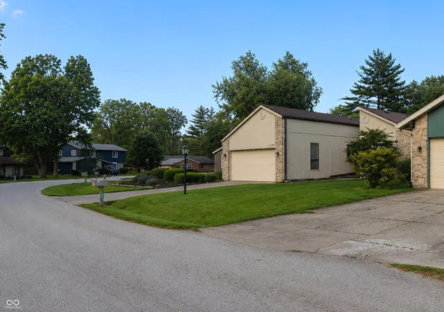 2nd image of 1169 E Garden Dr, Terre Haute, IN 47802 | MLS# 22109302
