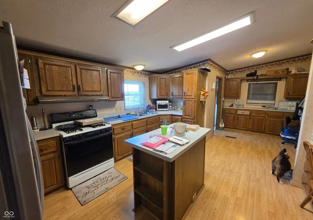 Photo 3 of Sale Pending at 1408 E 600 North, Whiteland, IN 46184 | MLS# 22109304 | Listing updated on 2026-08-21